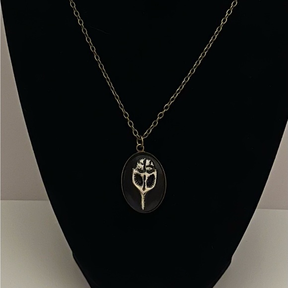 Necklace - Picture 4 of 8